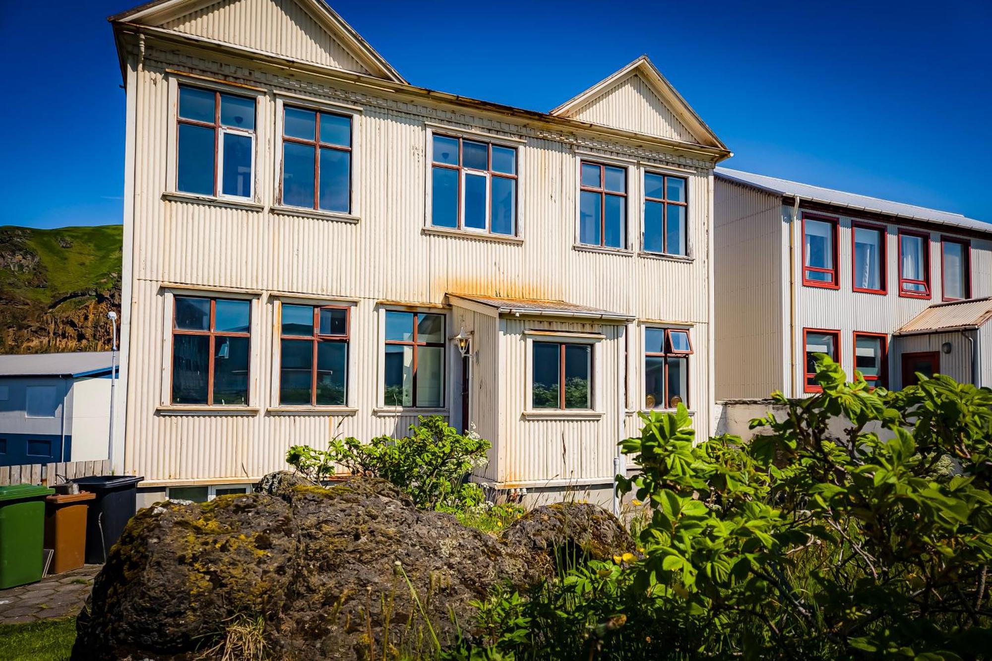 Guesthouse Holl Vestmannaeyjar Exterior foto