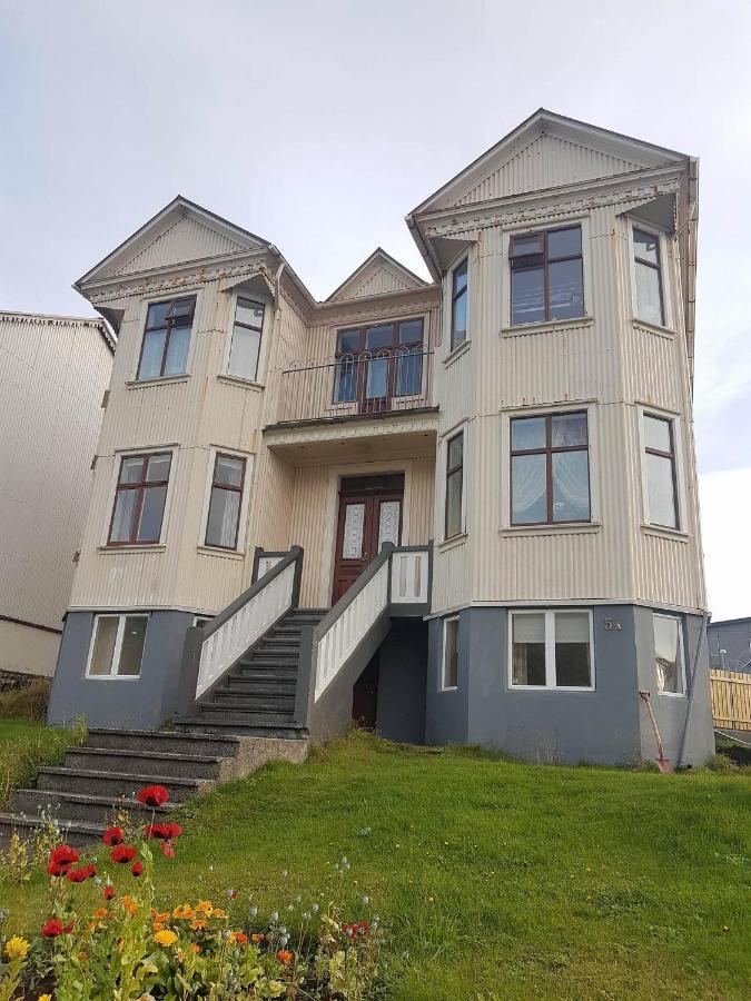 Guesthouse Holl Vestmannaeyjar Exterior foto